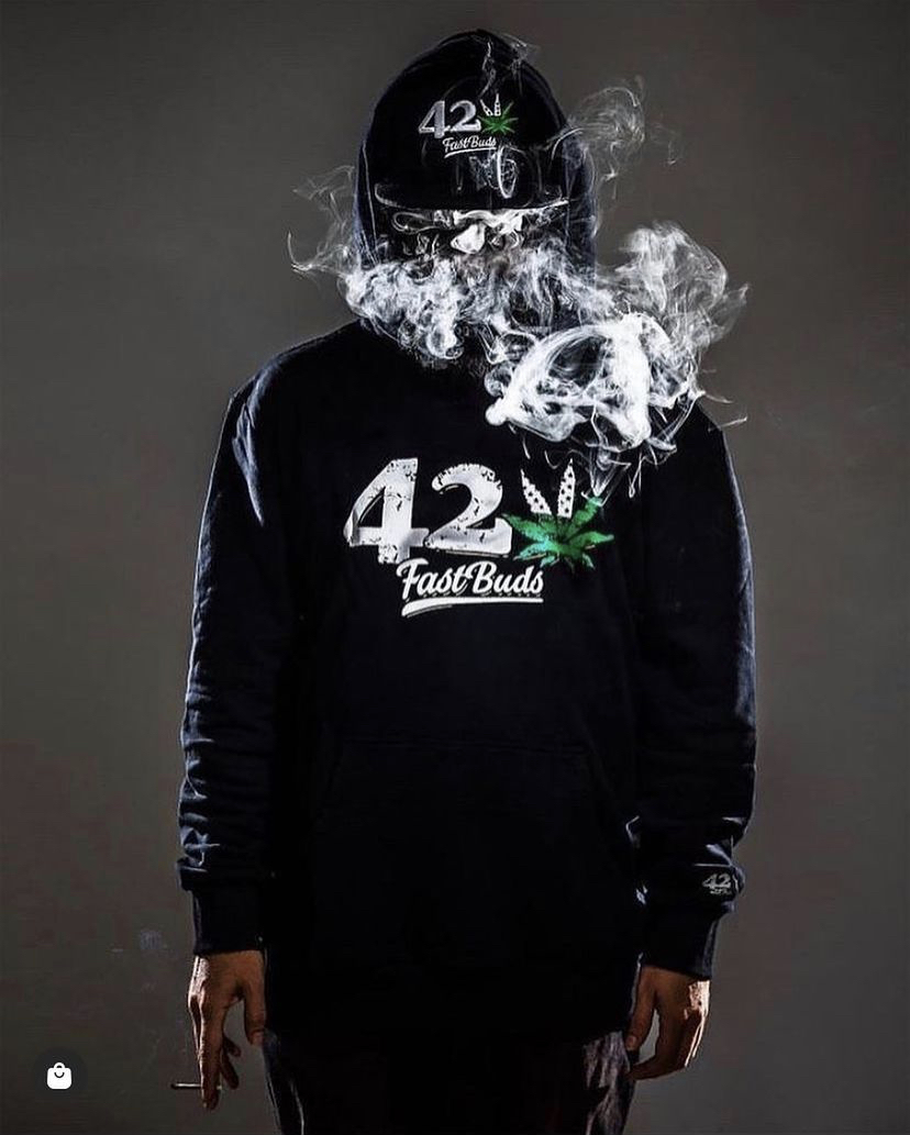 Fast_Buds's tweet photo. You want a Fast Buds Hoodie? We got you covered! We are giving away a hoodie + 10 seeds of your choice.
2⃣ winners!
Just drop a comment  and we will randomly choose it on the Hemp Day, the 4th of February. 🌱🌱🌱🌱
#GreenLove #Giveaway #hempday
By 🧑‍🌾 Shinsimilla https://t.co/M0bzVQrSm2