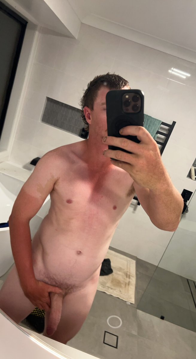 Andrew00649694's tweet photo. Mullets 
Tans
V lines 👀 https://t.co/8WMw9Ubh1a