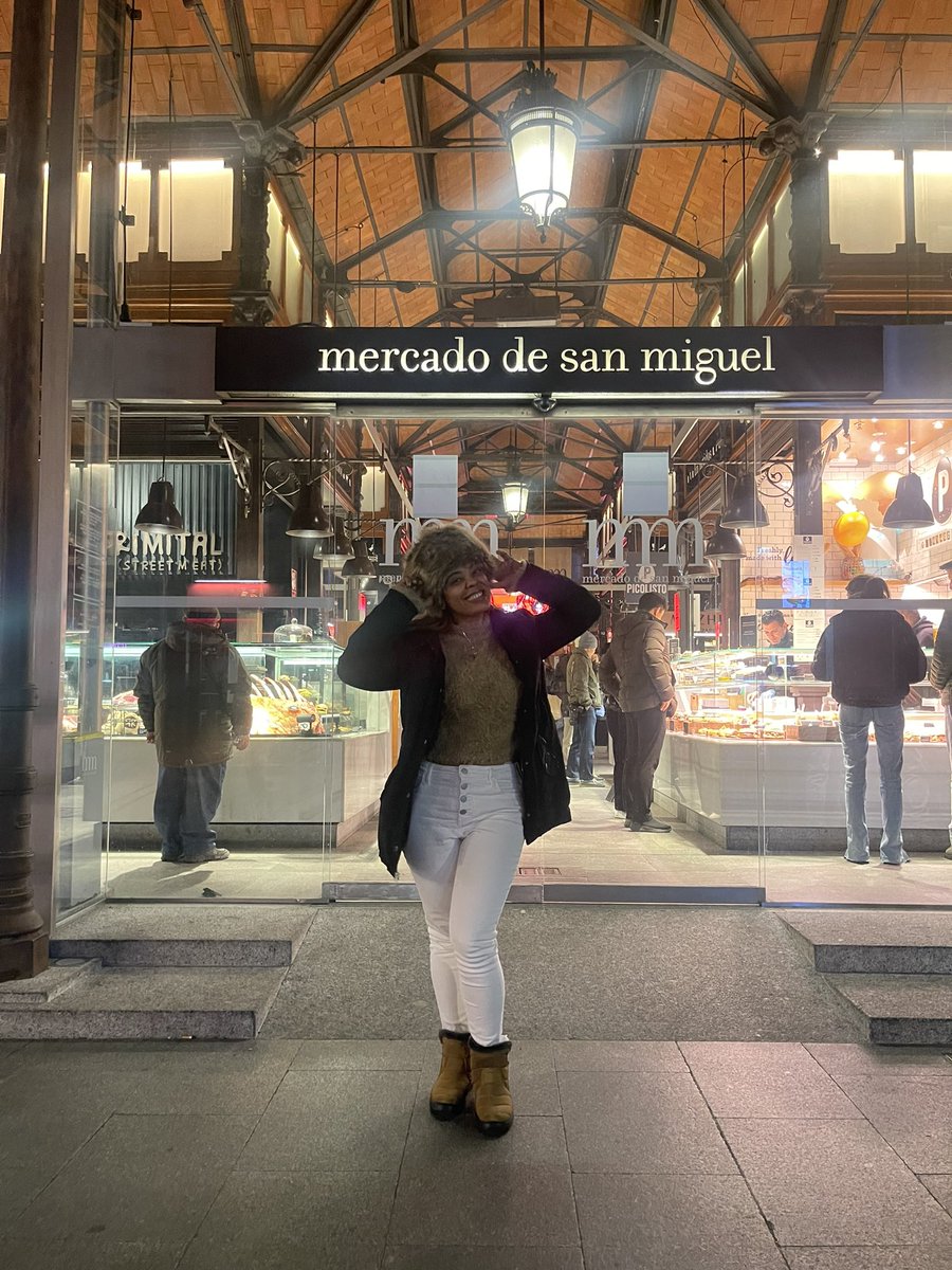 MarOlivero's tweet photo. Pasando unas vacaciones espectaculares en Madrid, aquí fui muy feliz!!! 
💃🏾

#Olé
#MercadoSanMiguel
#Madrid
#España
#Vacays https://t.co/bbNy0fLbK8