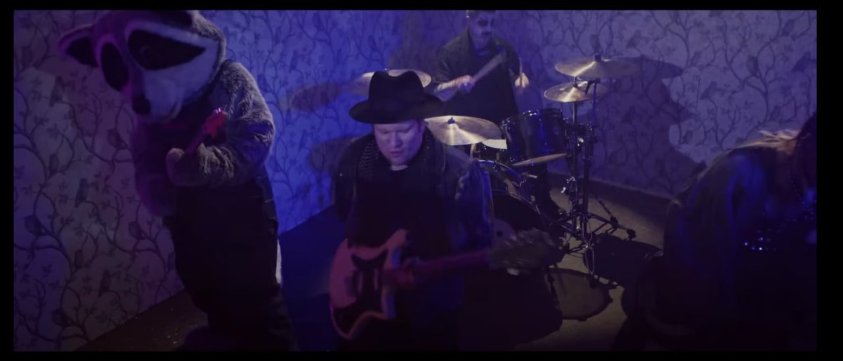ArrivaSama's tweet photo. FallOutBoy и Anacondaz - самый неожиданный коллаб года https://t.co/1pjtEyT0J2