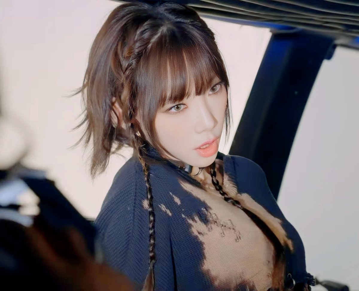 ctof123's tweet photo. #태연 MV 비하인드💥🖤
#TAEYEON https://t.co/I217pEXhdw