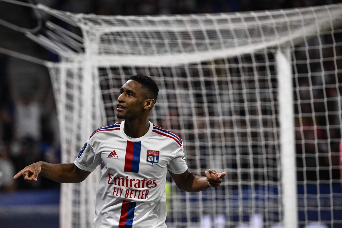 FabrizioRomano's tweet image. EXCL: Leicester City are in advanced talks to sign Brazilian winger Tetê from Olympique Lyon. Discussions are now at final stages. 🚨🔵🇧🇷 #LCFC

Understand Leeds United are focused on Weston McKennie deal despite links with Tetê.