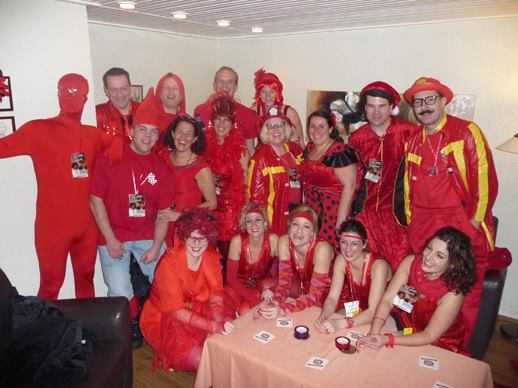 Met carnaval 2013 kwam CVGKMW in het ROOD de Petjes Bar binnen... 
Hoe dit jaar? Verassing!
Zorg dat je er ook bij bent carnavalszaterdagavond in de Feesttent van <a href="/Nachtgravers/">C.V. De Nachtgravers</a> !
Wij hebben er al zin in! Jullie ook?