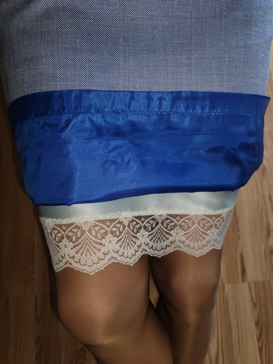 LinedSkirts tweet media