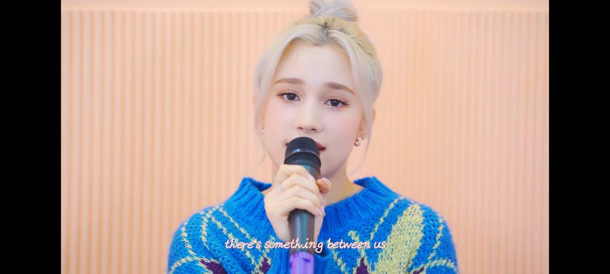 nekowhiyyih's tweet photo. la mia piccolina, vorrei incorniciare questa cover per sempre 🥺❤️🩹
#HUENING_BAHIYYIH
#fallinlovealone https://t.co/ZD9f7WkgQL