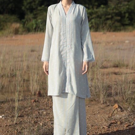 lilymaisarahhh's tweet photo. Girls, this kind of kebaya… Mix of classic and minimalist, very heavenly elegant. I’m in love 😍🫶🏻

A thread by #LilyShops ~ https://t.co/GlIaVbFsH6
