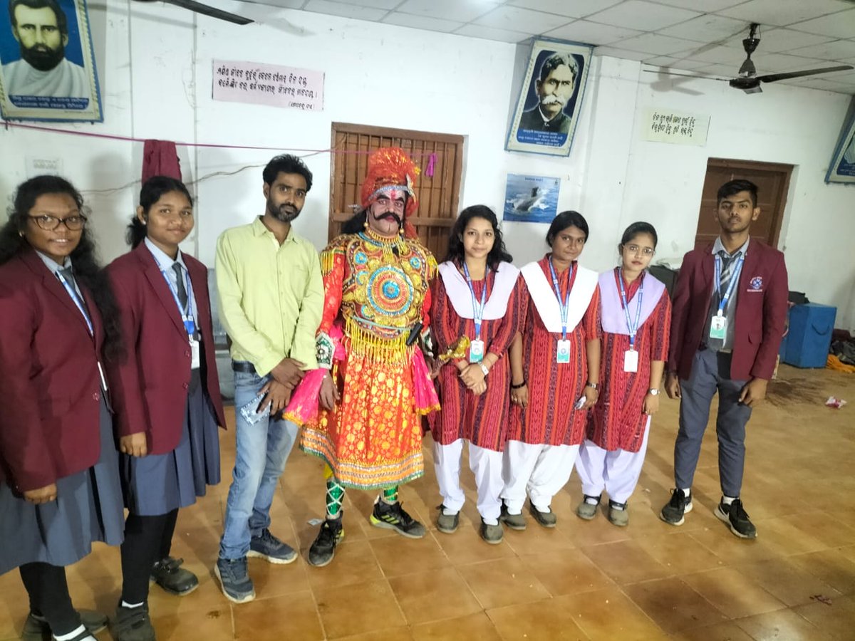 vedic_group's tweet photo. Performance of the students of Vedic International School: Anchalik Dhanumahajagyan Dhanuyatra at Paramanpur.

#VedicGroupofInstitutions #Dhanuyatra2022 #Festival https://t.co/wzJg24N8wJ