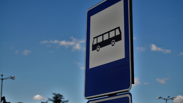 KlaroenNL's tweet photo. D66 Alblasserdam en Papendrecht: ‘Nachtbus moet weer gaan rijden’ -  https://t.co/VQuw7e3a4p https://t.co/qeBon1eUfM