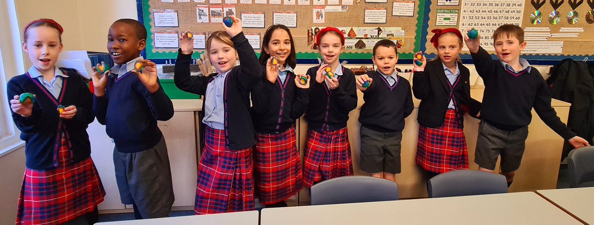 OPS_OratoryPrep's tweet image. Our Year 3 pupils have found a creative way to visually display the layers of the earth as part of this term’s theme ‘Going Underground’

#OPSLearning #Year3 #ThematicCurriculum #Science #Earth #UnlockLearning