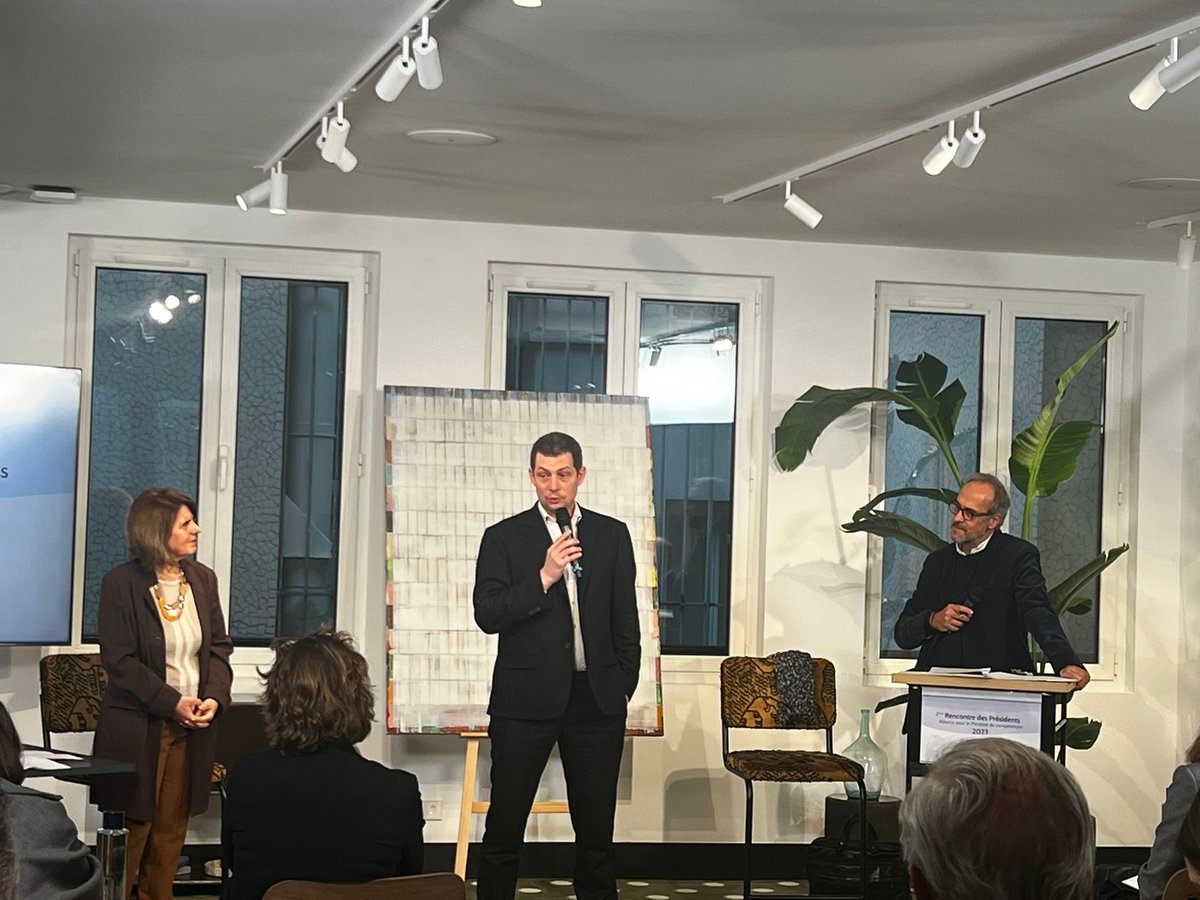 EurogroupFR's tweet photo. Ce matin @EurogroupFR participait à la 3ème édition de la #RencontreDesPrésidents2023 de l'#AlliancepourleMécénatdecompétences dont nous sommes membre fondateur.
Nous sommes convaincus que le projet d'entreprise et son impact social se nourrissent aussi des engagements de tous🌻 https://t.co/XHKHhKAhab