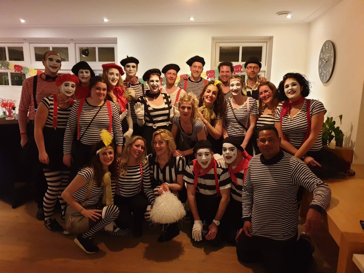 Met carnaval 2019 kwam CVGKMW als MIMESPELERS de feesttent binnen... 
Hoe dit jaar? Surprise!
Zorg dat je er ook bij bent carnavalszaterdagavond in de Feesttent van <a href="/Nachtgravers/">C.V. De Nachtgravers</a> !
Wij hebben er al heel, heel, heel, heel veel zin in! Jullie ook?