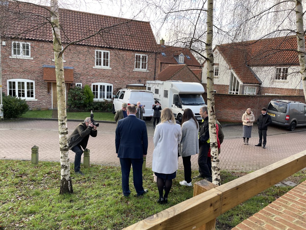 stevieRentplus1's tweet photo. Behind the scenes at the opening ceremony of Wainds Fields with ⁦@RyedaleDC⁩ + ⁦@kevinhollinrake⁩ with ⁦@Rentplus_UK⁩ resident, Jess.  ⁦@stevecollins6⁩ welcomed all+ wished Jess and her neighbours every happiness in the homes they’ll be buying. More later! https://t.co/l6URN27Kln