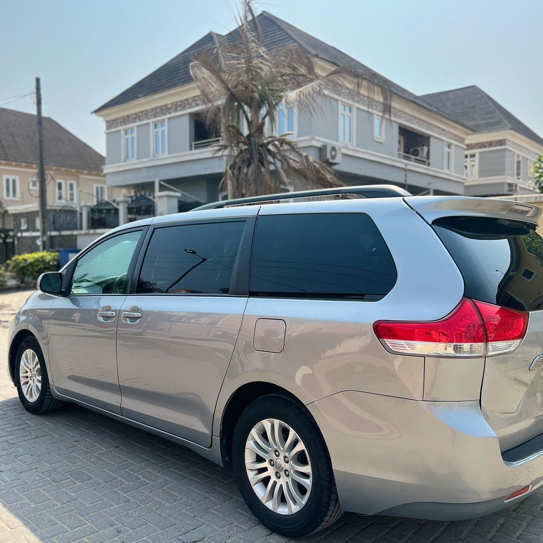 Foreign used 
#ToyotaSienna 
Year : 2013
Price :  N8.750m Naira
Condition : Buy & Drive
📍Location : #Lagos 
Custom Duty ✅ 💯