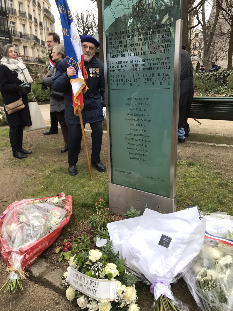 BirabenAnne's tweet photo. Aujourd’hui journée du souvenir des enfants juifs - et de leurs parents- raflés à #Paris5e et déportés, qui ne sont jamais revenus, avec les écoles de l’arrondissement #squareviviani #AMEJD #écoles https://t.co/1VR0YZAJ8J