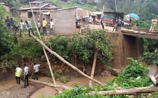 acprdcongo's tweet photo. #RDC: La réhabilitation du pont Nyakiduduma, au quartier Nyakavogo dans la commune de Bagira à #Bukavu a commencé vendredi avec le démarrage des travaux que va réaliser Pro artisanal de Kinshasa (#PROKIN).
https://t.co/CY6taxWPPw https://t.co/6v65u29UCU