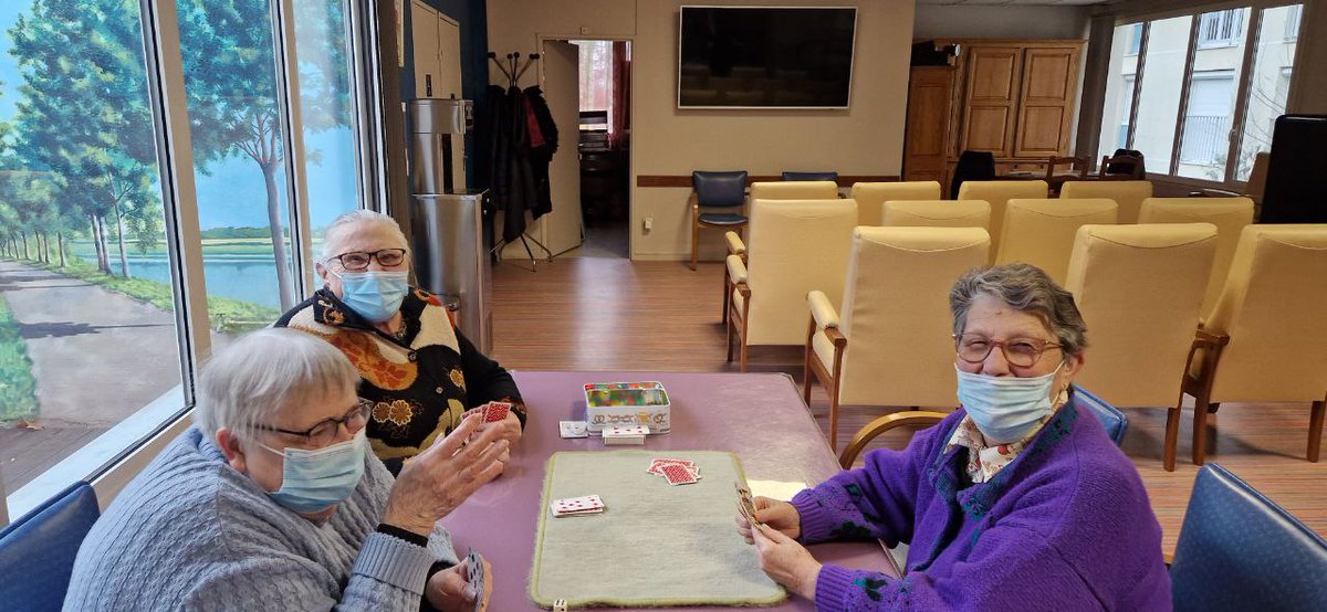 l_margueritte's tweet photo. Je me suis rendu cette semaine aux vœux de l'Ordre des Infirmiers de la région Bourgogne-Franche-Comté ainsi qu'à la résidence Louis Farastier de Montchanin dans ma circonscription de @saoneetloire. Merci aux soignants pour leur engagement constant au service de notre santé. https://t.co/Q484mu6lLC