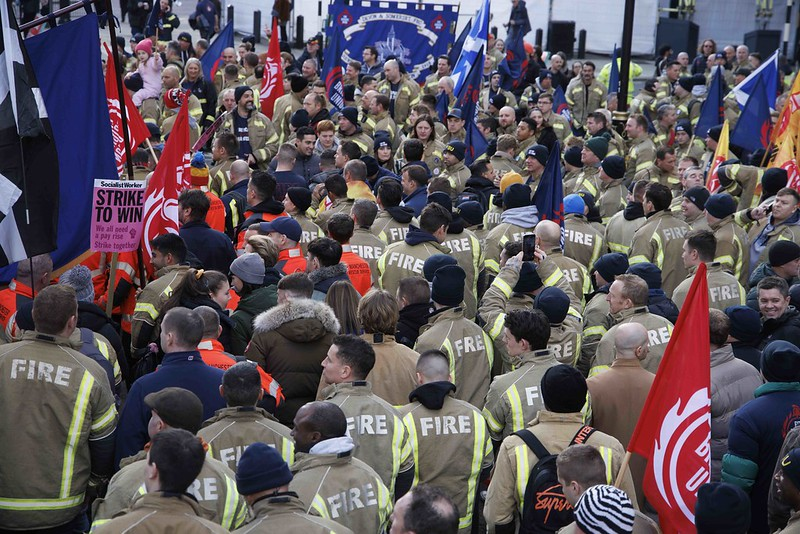 fbunational's tweet photo. 🗳️ On Monday, we will get the results of our strike ballot. 

If firefighters vote for action, we will see the first national strike on pay since 2003. 

After more than a decade of real terms pay cuts, enough is enough.

Our latest press release 👉https://t.co/DtgW2cE38r https://t.co/fus46gG7Cj