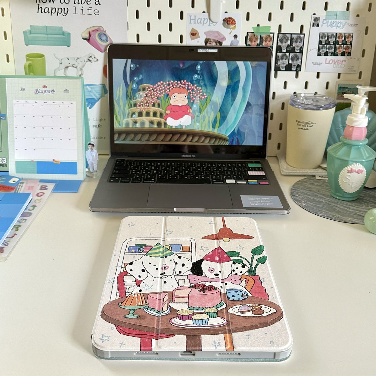 blueblo0ms's tweet image. เคสไอแพดใหม่น่ารักมาก 🛋️🦮🐾