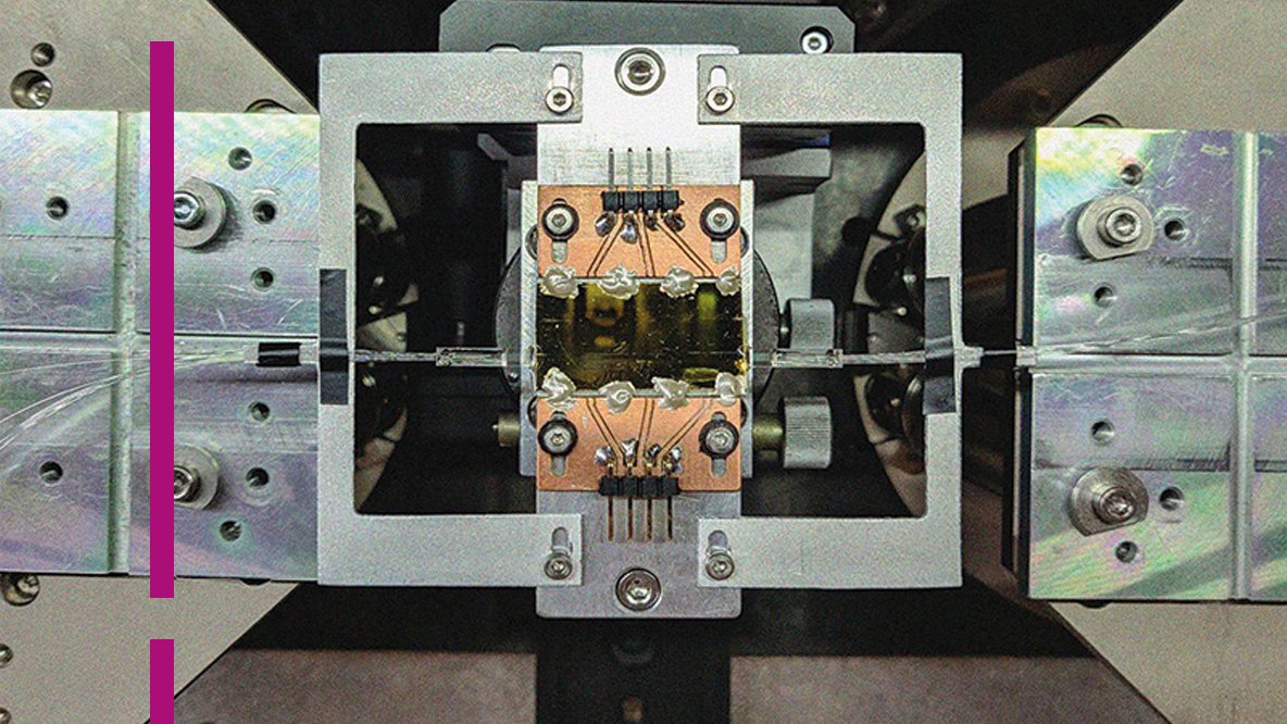 "Le tecnologie quantistiche sono un campo emergente della fisica. Ma cosa consentono di fare? Come funzionano e perché?"
👉 Approfondite con "Quanti in pratica", articolo di Saverio Pascazio, professore <a href="/unibait/">Uniba.it Aldo Moro</a>, pubblicato sulla rivista INFN Asimmetrie: asimmetrie.it/quanti-in-prat…