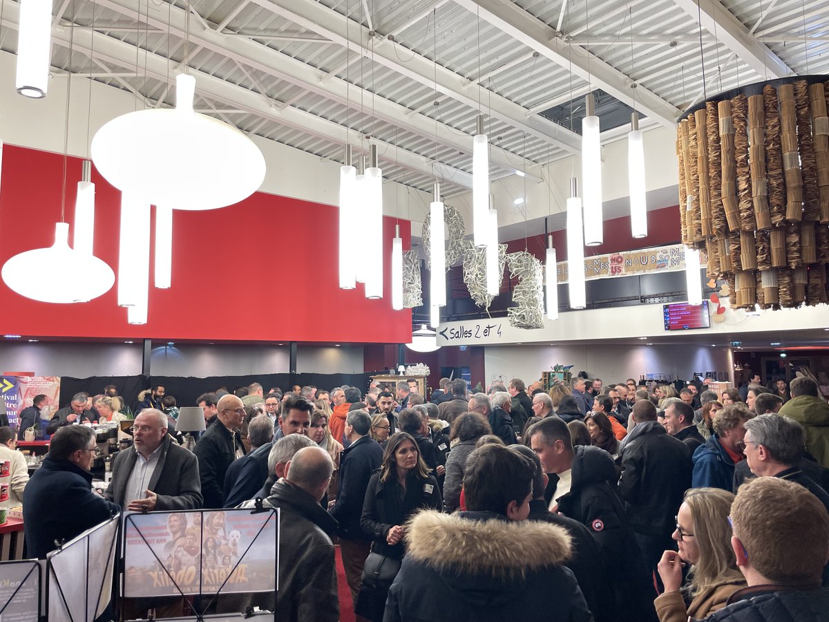 FFBMorbihan's tweet photo. Forte mobilisation aux vœux de la @FFBMorbihan, placés par la Présidente @LepriolML sous le signe de l'engagement du #bâtiment, auprès de nos #entreprises, de nos #territoires et de la #formation de notre #Jeunesse https://t.co/Zz33PafBdX