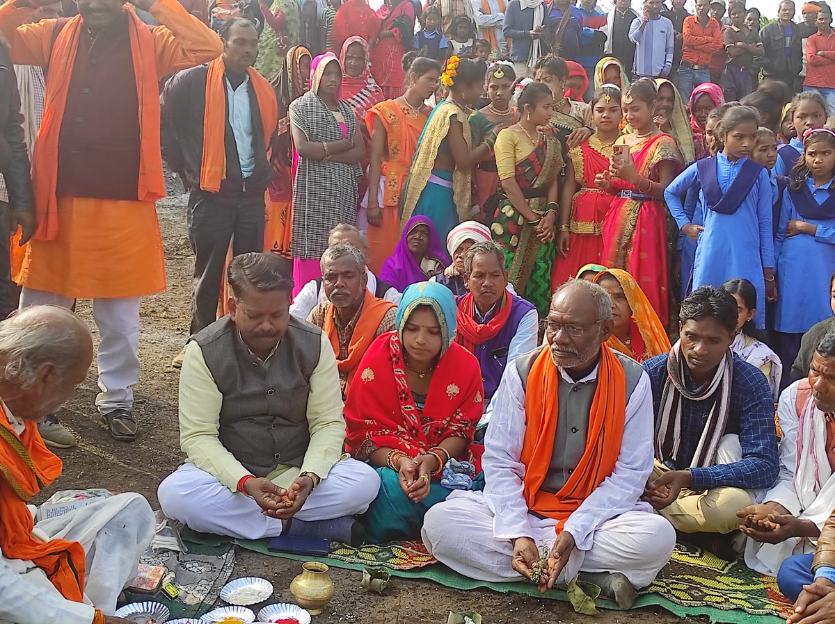 MlaShivnarayan's tweet photo. *45 लाख की लागत का उप स्वास्थ्य केन्द्र एवं  सी,एच,ओ,आवास निर्माण का किया गया भूमिपूजन* https://t.co/rcDCTrUZUQ