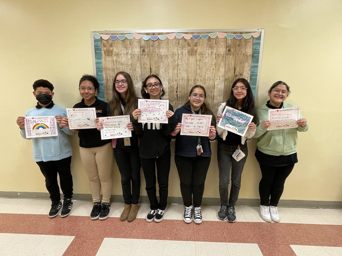 mlms_warriors's tweet photo. Our FEA Club celebrated #nationalschoolchoiceweek by engaging in discussions on why they โฅ๏ธ MLMS.
#WarriorsLoveMLMS #mlmswarriors #warriornation #futureeducatorsofamerica @miamimagnets @MDCPS @schoolchoicewk @MDCPSNorth https://t.co/f7B6m2Zbdb