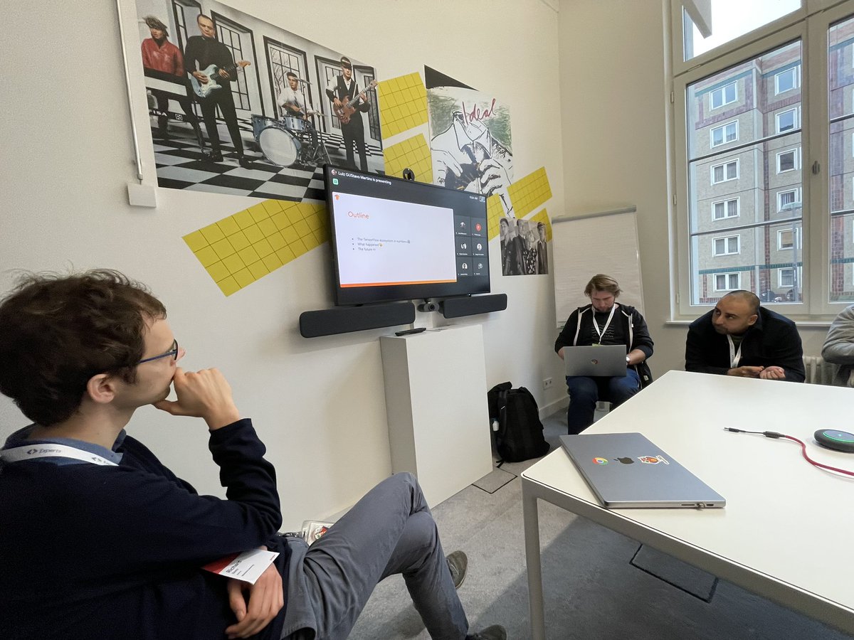 gerardsans's tweet photo. TensorFlow product team update break out session 👀😃

#GoogleDevEurope #ExpertsSummit ✨🚀 https://t.co/1T43mE0N2Q