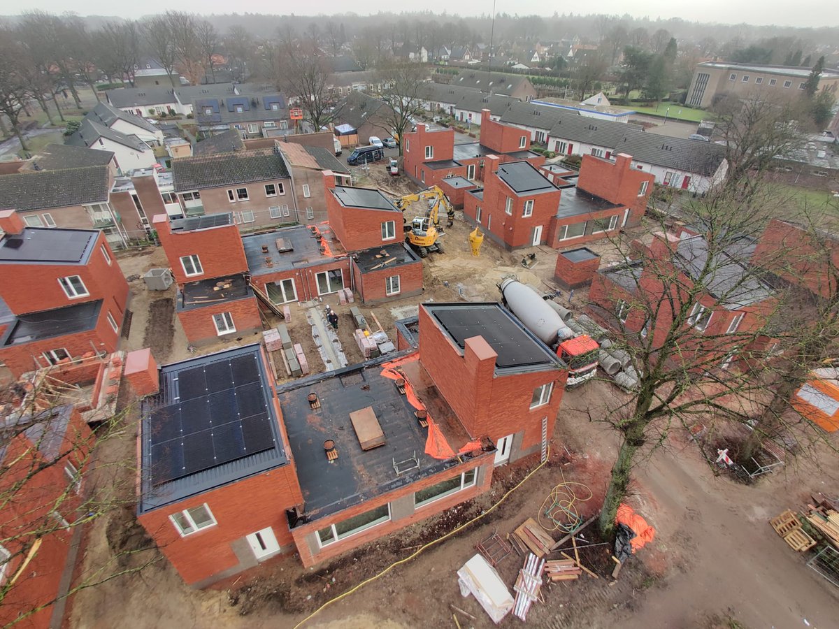Eind werkzaamheden 14 huurwoningen van huren overloon. De infra werkzaamheden zijn nu volop bezig