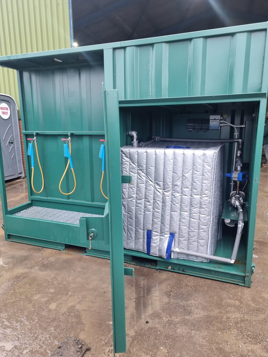 ShireToilet's tweet image. Are your sites defrosting and getting muddy? Please see below our 10x8 utility pods which consist of a smoking shelter, 3 person boot wash, 1000l water cube with pump and small storage unit, perfect for sites this time of year! 
#constructionuk #4in1 #utility #nationwide #shire
