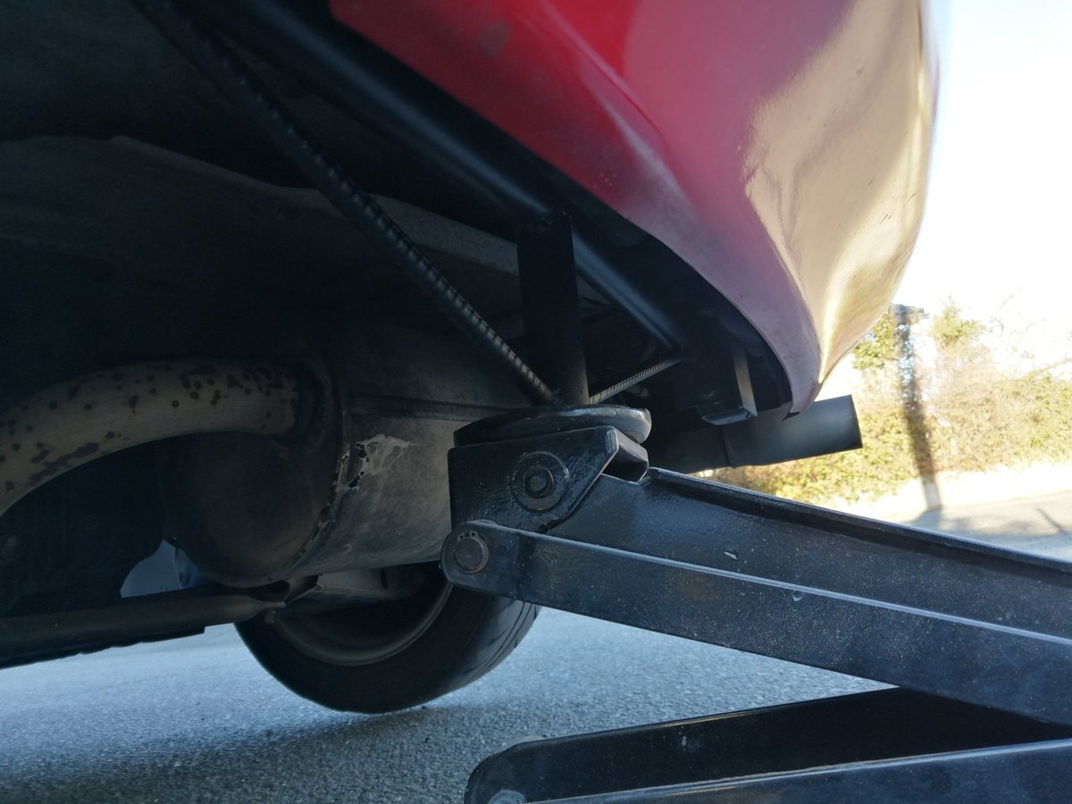 ロードスター　NA リアジャッキアップバー NAロードスター用ジャッキアップバーを製作しました。 リアの牽引