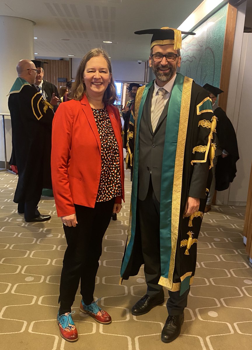 PutneyFleur's tweet photo. Congratulations to the Class of 2023 graduating from Roehampton University today!
It’s lovely to join the proud graduates, families and staff at Royal Festival Hall. 👏👏📚 👩🏼🎓 👨🏻🎓
@RoehamptonUni @RoehamptonSU #RoeGraduation https://t.co/9d40MZKiRC