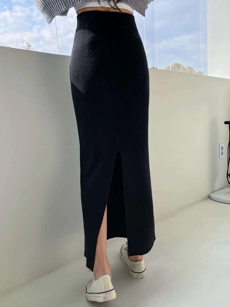raymond_xin's tweet photo. DAZY High Waist Split Hem Knit Skirt

#shein #sheinus #sheinforall #sheinclothing #womenfashion #black #darkgrey https://t.co/sLdYsTHSqw
