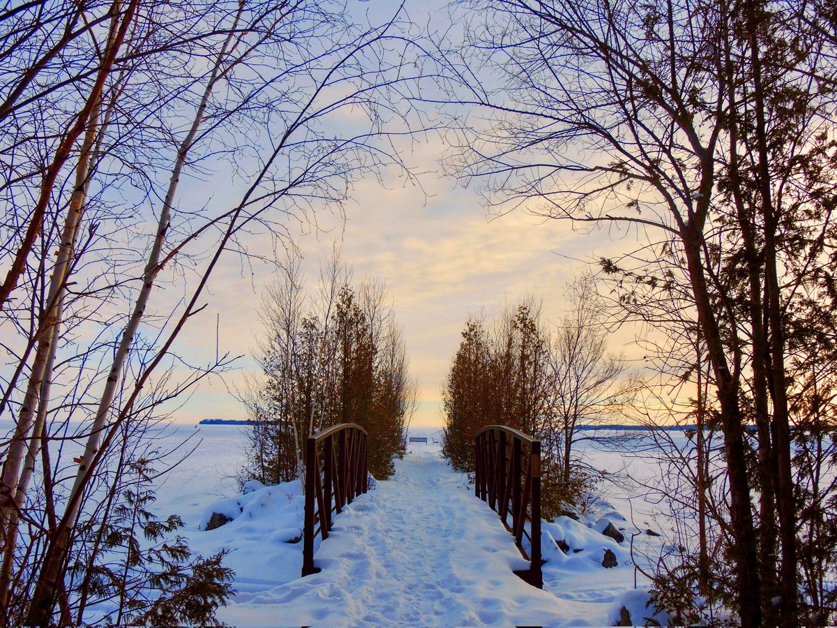 Good morning @TownofBWG @townofinnisfil! Can you believe it's the last weekend of #January? Stay safe, keep warm and make a difference. #KindnessMatters #Community #ViewFromTheOffice