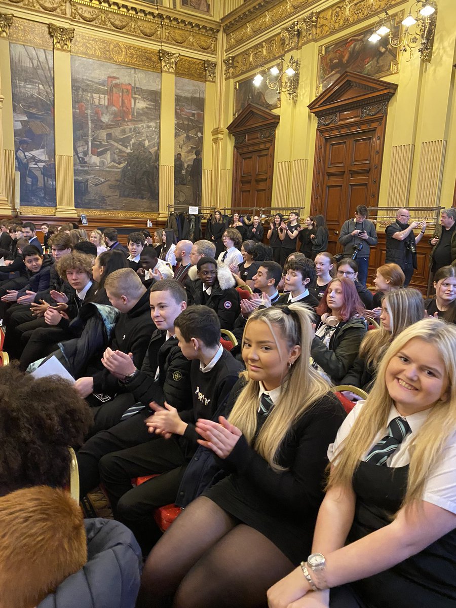 #HolocaustMemorialDay Well done to our excellent presenters team Joseph,David Naomi, Kaydee,Sarah,Piper,Erin,Matthew,David and Molly from @ClevedenSec42 and lovely to meet the students from S3 history