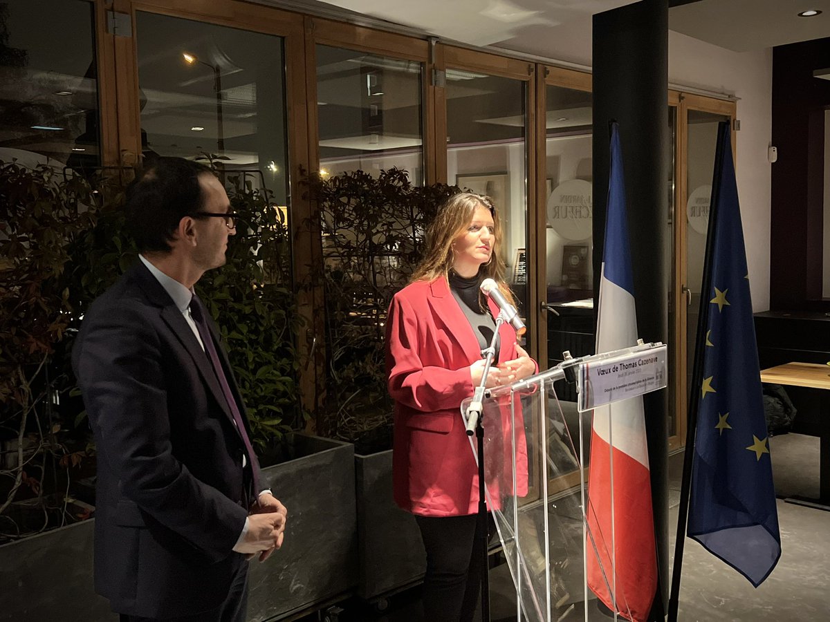 T_Cazenave's tweet photo. Quel plaisir de vous retrouver hier soir autour de @MarleneSchiappa à #Bordeaux pour vous présenter des vœux d’optimisme pour l’année 2023 !

Merci à vous toutes et tous pour votre présence amicale ! https://t.co/TbNyNl5UTm