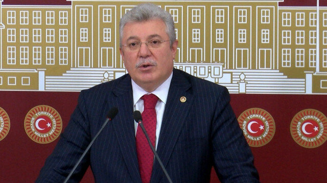 AK Parti Grup Başkanvekili Muhammed Emin Akbaşoğlu, Pazartesi günü EYT düzenlemesini Meclis Başkanlığı'na sunacaklarını açıkladı.

#sondakika #akparti #muhammedeminakbaşoğlu #eyt #pazartesi #türkiye #haber #CİNE1 #cine1haber