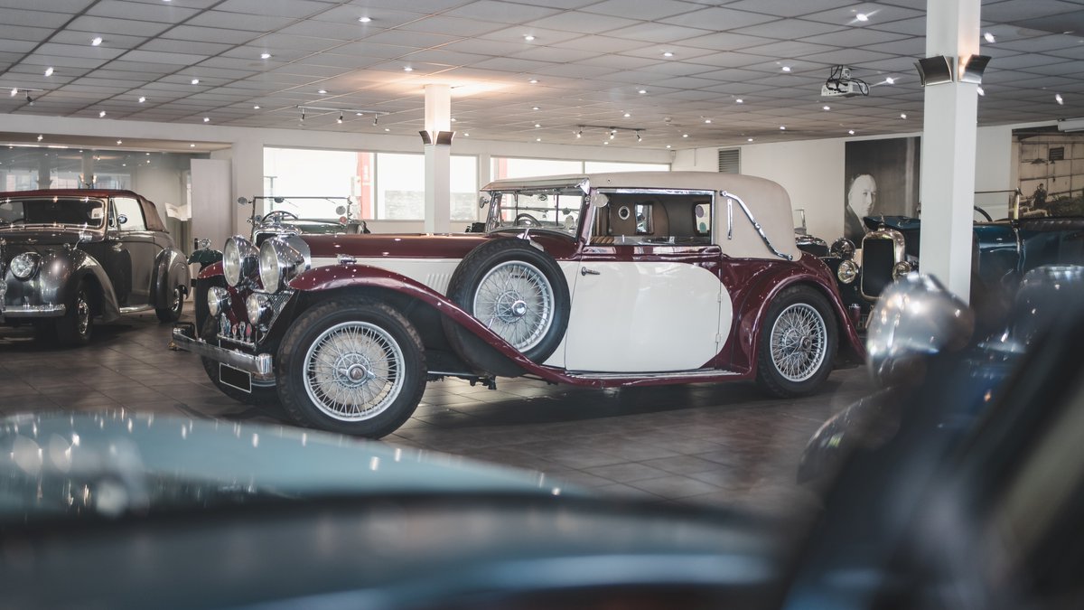 AlvisCarCompany's tweet image. Head over to the #RedTriangle website to take a look at our full selection of cars for sale.

redtriangle.co.uk/car-menu/

#Alvis