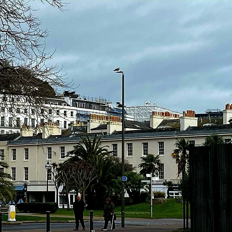 apexscaffexe's tweet photo. To help out the #apexsignboard spotters, we've put up a big one on this site in #torquay Nice to see the progress at The Harbour View Hotel
#scaffolding #scaffold https://t.co/alVSTmVuvn