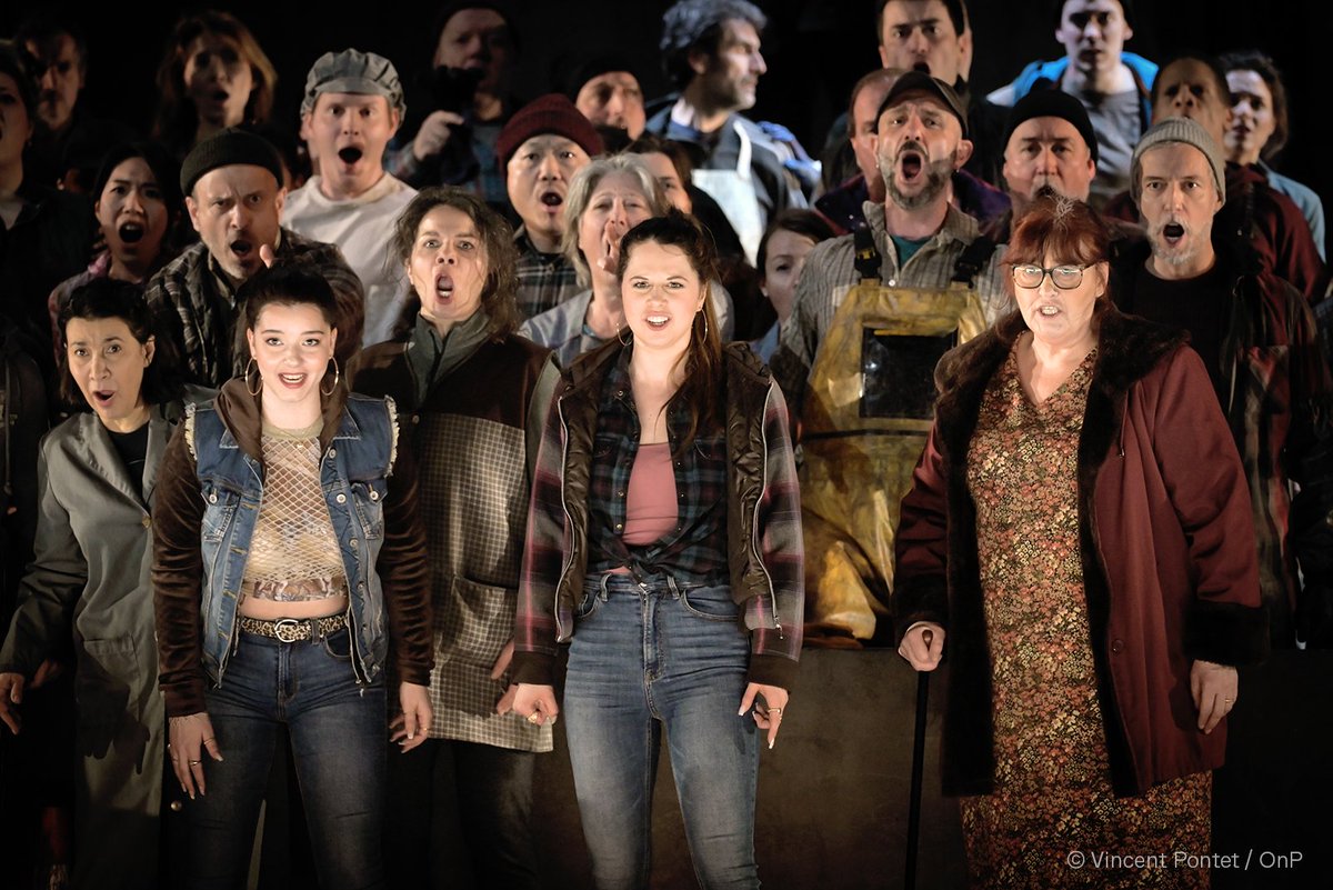 operadeparis's tweet image. #PeterGrimes
Retour sur la Première de l&apos;opéra de Benjamin Britten au Palais Garnier avec Allan Clayton (Peter Grimes), Maria Bengtsson (Ellen Orford), Simon Keenlyside (Captain Balstrode), Catherine Wyn-Rogers (Auntie), et Clive Bayley (Swallow).
bit.ly/3ItF55f