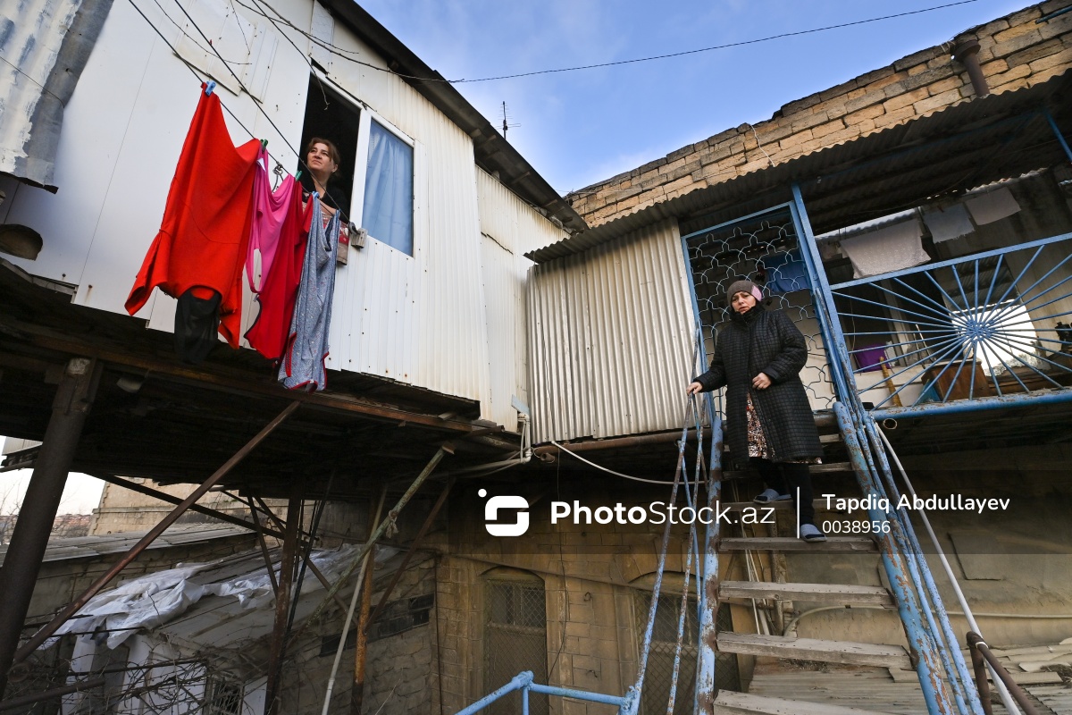 PhotoStockaz's tweet photo. Bakıda yaşayışa yararsız 133 yaşlı bina
#suraxanırayonu #əmircanqəsəbəsi #133yaşlıbina #bina #qəzalıbina #suraxanırayoni̇crahakimiyyəti #eyvan #gölməçə #antisanitariya #suraxanı #əmircan #photo #stock #Azerbaijan #Baku #streetphotography
🏚 Ətraflı: https://t.co/DQPP4YRFsk https://t.co/HfktDnNHcM