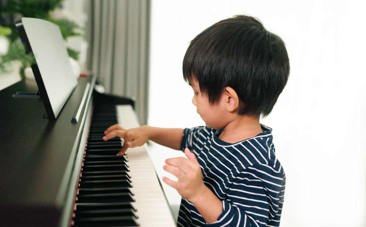 TalentGum's tweet image. Talentgum offers a great resource for online keyboard classes for children.
Playing the keyboard also promotes in the development of a wide range of abilities. 

Visit - talentgum.com/courses/music/…
#onlinekeyboardclasses #keyboardonlineclass