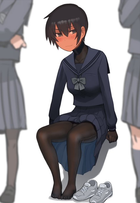 制服の下にさり気なく全身タイツを着てきてる子 