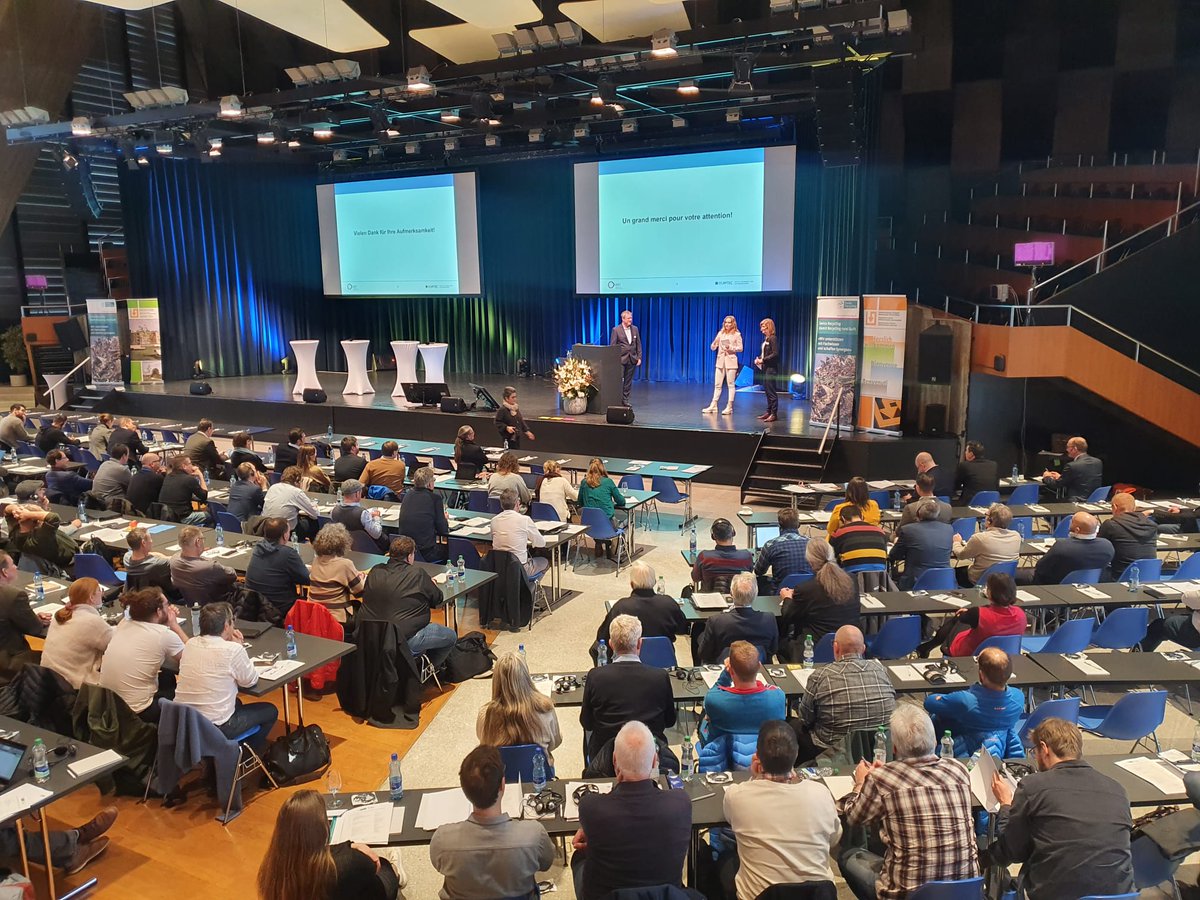 Prof. Dr. Rainer Bunge, Umtec Technologie AG, et Sabrina Bjöörn, SENS eRecycling, ont chacun tenu une présentation sur les tendances et les matières premières, avec notre directrice adjointe Rebecca Knoth-Letsch comme modératrice !