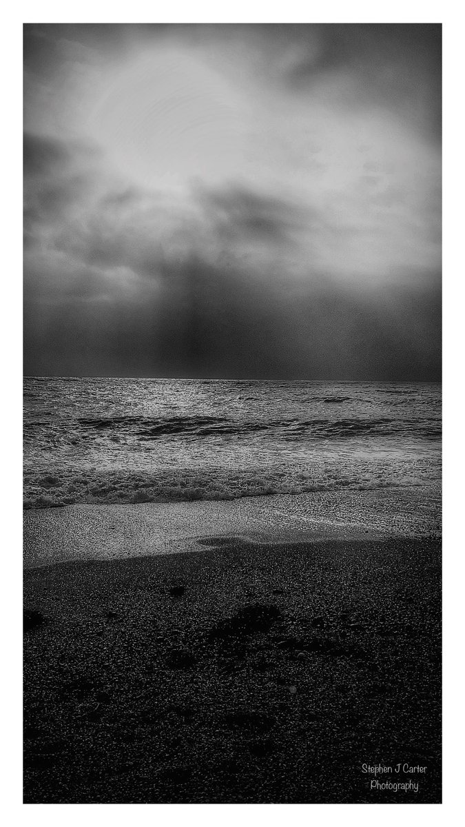 #worthing #blackandwhitephotography #photography #sea #beach #seascape #clouds #seaphotography #shotoniphone