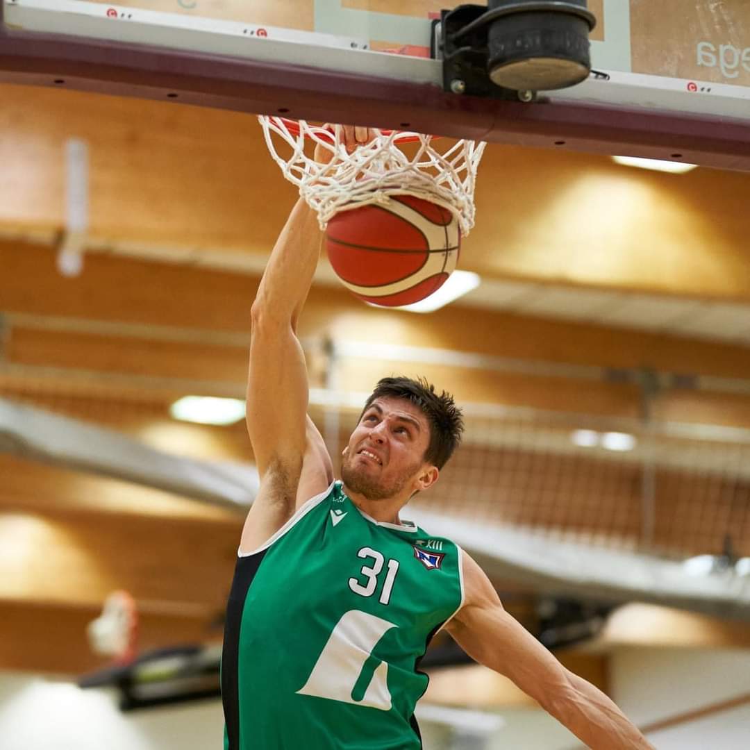 📷 <a href="/hjaltiarna/">Hjalti Árna</a> 
<a href="/Matasovic31/">Mario</a> hammertime!
#korfubolti