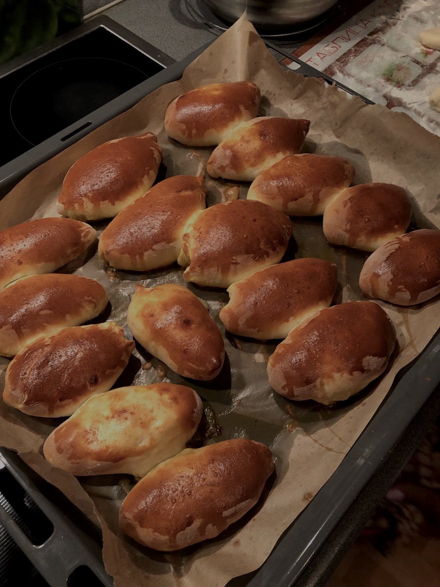 сегодня так..
приглашаю вас пить чай и возможно даже сплетничать)