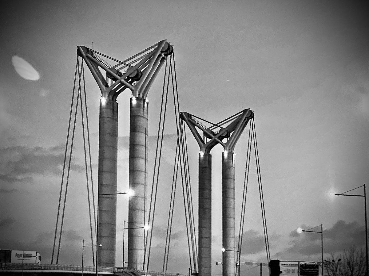 Le pont Gustave-Flaubert Rouen #rouen #fradelphoto #photooftheday #photofilter #rouentourisme #rouencity #rouen2028 #armada #armadaderouen #normandietourisme #roueninfo #igersrouen #normandienow #explorenormandie #photonoiretblanc #rouenmag #roueninfo #rouen_normandie