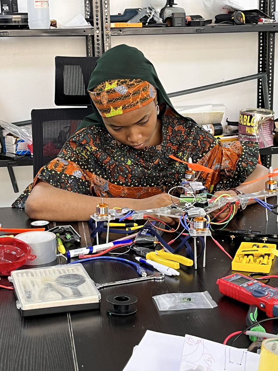 intelboxng's tweet photo. Women can do tech too #womenintech #WomenInSTEM https://t.co/G8KVvBHwVZ