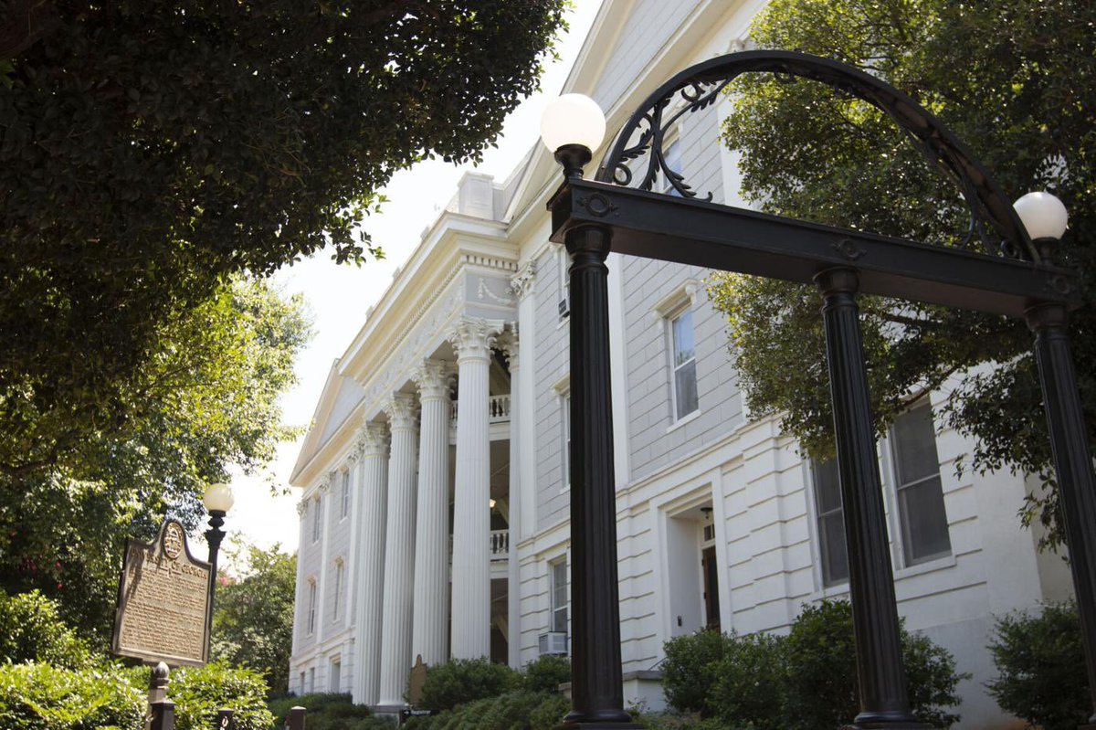 We_R_Dawgnation's tweet photo. The University of Georgia turns 238 today! #GoDawgs https://t.co/kSNSRBA2lQ
