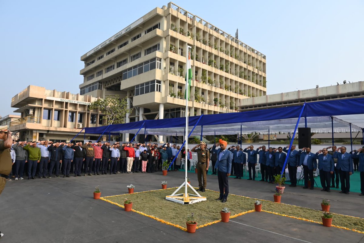 AlkaliesAnd's tweet photo. GACL celebrated the 74th Republic Day with great pride in which senior management, employees, and their families participated with great enthusiasm.
#republicDay #republicday2023 #republicdaycelebration #republicdayindia #celebrations #chemicals #chemicalindustries #alkalies https://t.co/ch2xyTHf2c